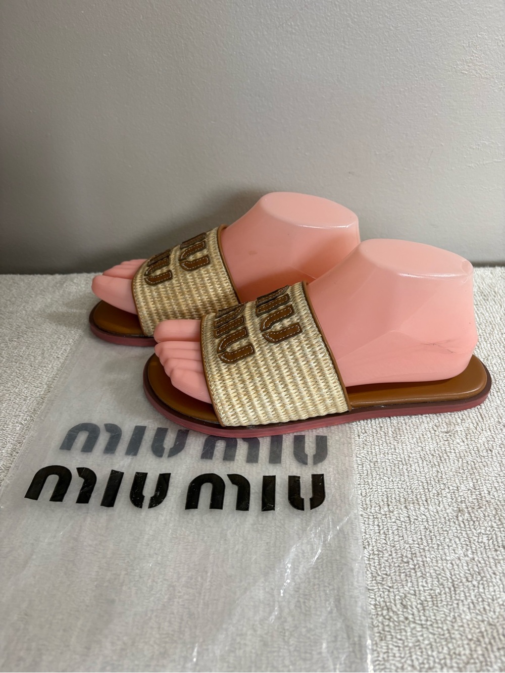 Women's MIU MIU Beige & Brown WOVEN RAFFIA Designer SLIDES Summer SANDALS 36 - Picture 2 of 6